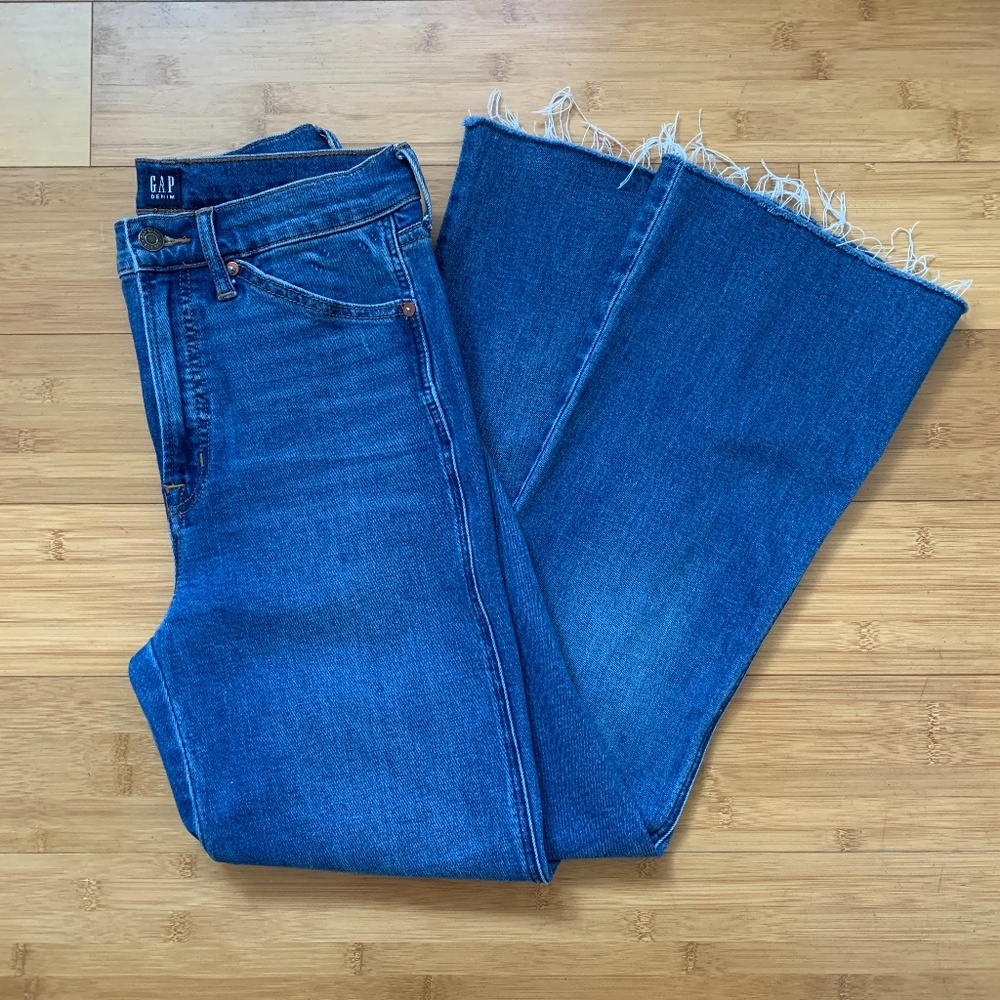 GAP Cropped Flare Jeans - 8